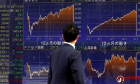 宁德时代涨近4% 成交额超19亿元
